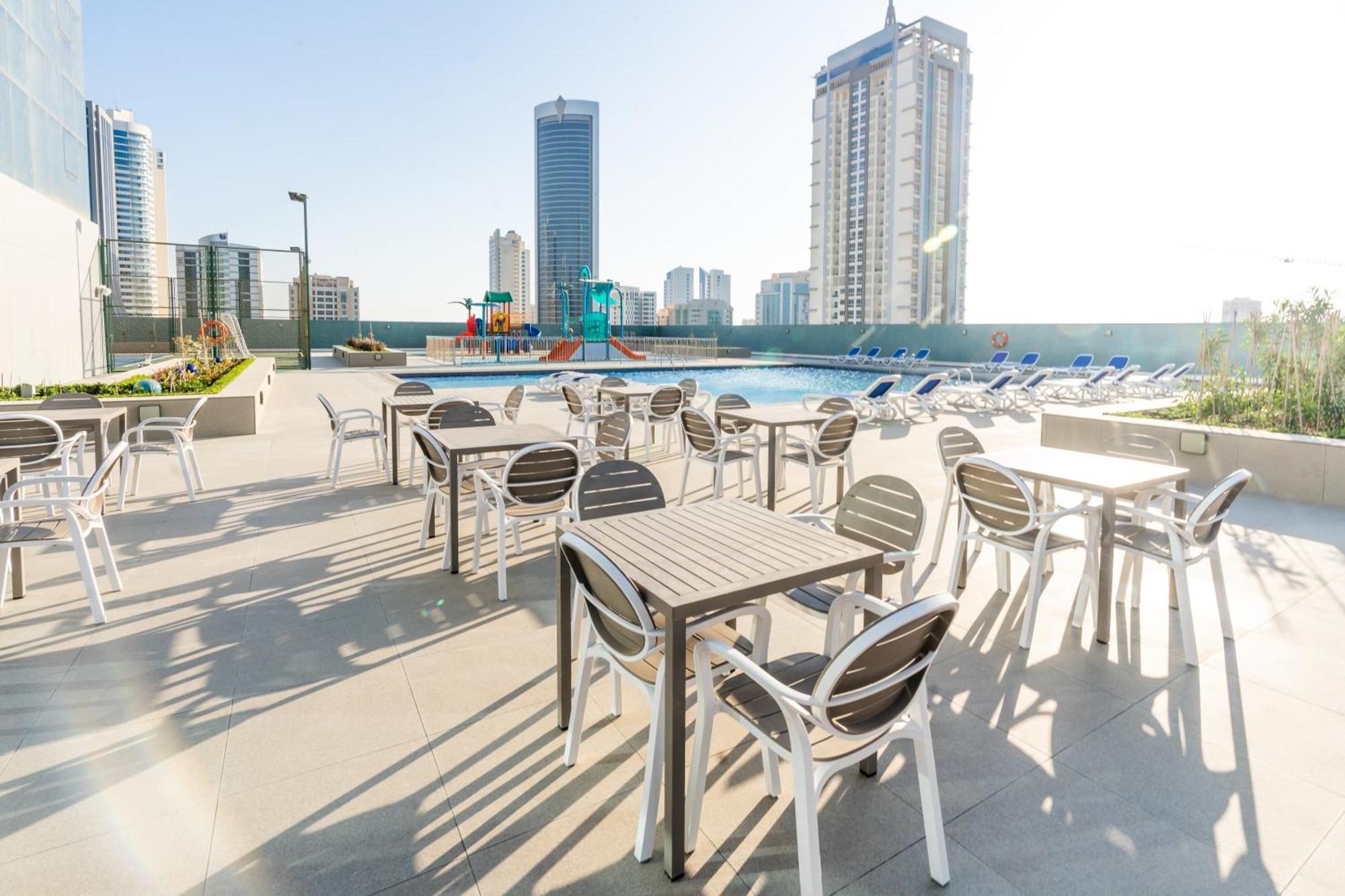 S Plaza Suites Hotel Seef Exterior foto